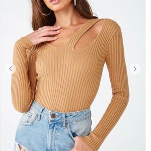 NWOT cut out ribbed sweater